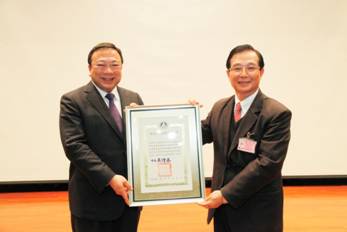 恭喜企管系劉維琪教授榮獲中華民國二等文化獎章